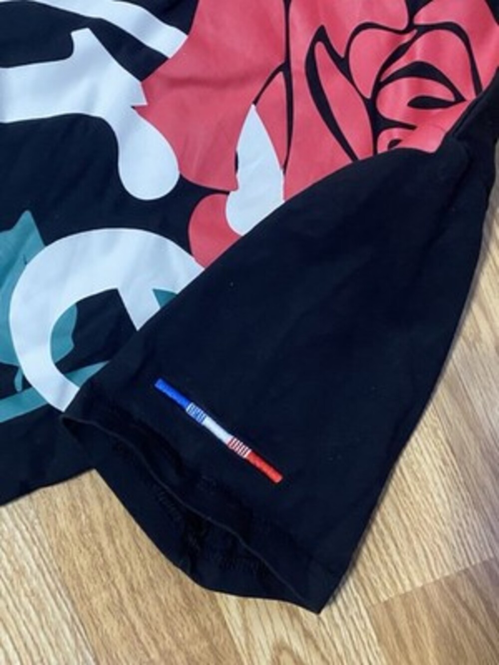 Carré - Men’s Black Graphic Logo Crew Neck Short Sleeve Tee Size: L - Picture 7 of 7